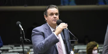 Justiça cobra governo sobre programa de distribuição de absorventes