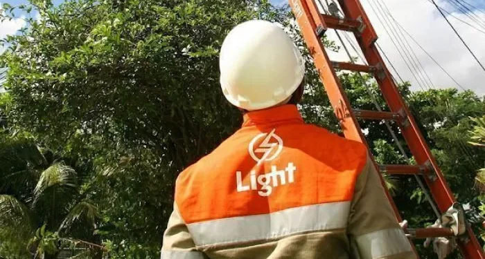 Diretora da Aneel pede vista em processo que pode afetar dívida da Light em R$ 5,4 bi