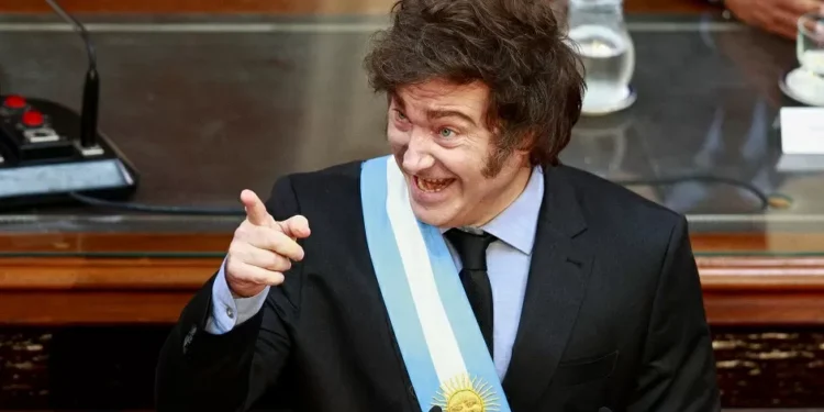 Inflação argentina desacelera mais do que esperado em abril