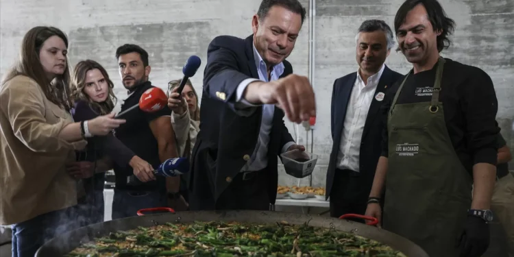 Montenegro diz que AD está a crescer. Candidatura acusa PS de criar “farsa” na campanha