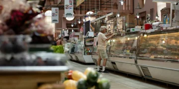 Vendas no varejo dos EUA registram queda acentuada em maio