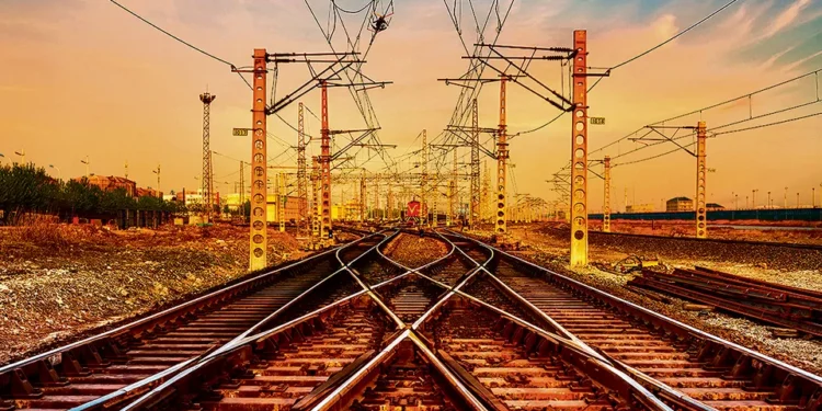 China testa em linha real comboio de alta velocidade que pode atingir 400 km/h