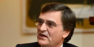 Manuel Monteiro desafia PSD e CDS a aproveitarem quadro parlamentar para rever Constituição