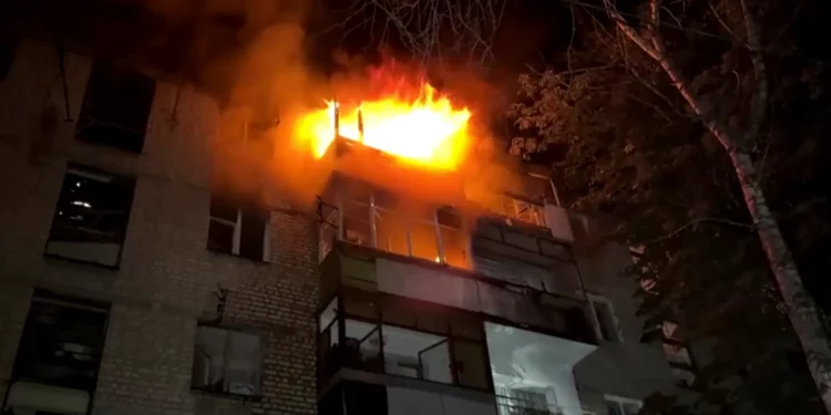 Ataque drones da Rússia em Kharkiv deixa mortos e 57 feridos, diz Ucrânia