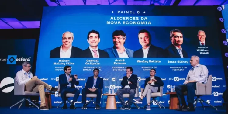 Empresários e banqueiros pedem freio nos gastos e alertam para dívida crescente