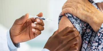 Vacinação de adultos é chave para a saúde coletiva