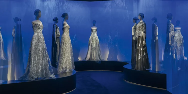 Exposição em Milão celebra os vinte anos da alta-costura de Giorgio Armani
