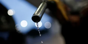 O jogo virou? Queda de cotação do petróleo diminui disparidade da Petrobras