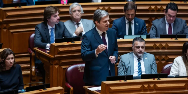 Paulo Núncio continua como líder parlamentar do CDS-PP