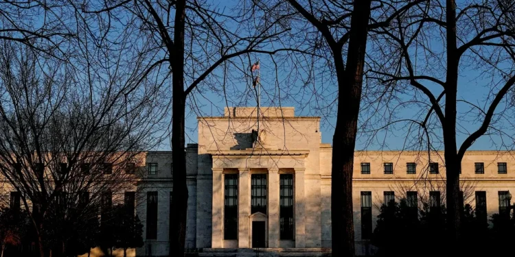 Mercado vê maior chance de redução acumulada de 75 pb nos juros pelo Fed até dezembro