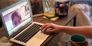 Google Meet terá tradução simultânea em português; entenda