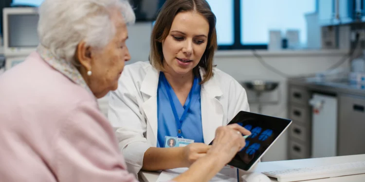 Exame da retina pode detectar primeiros sinais da doença de Alzheimer