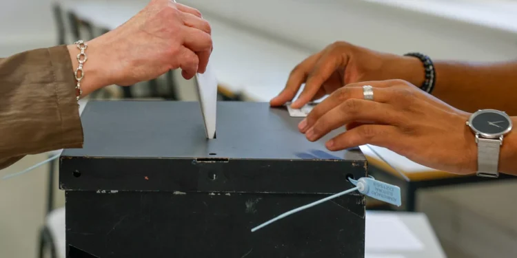 Autarcas portuguesas urgem maior participação política da comunidade no Reino Unido