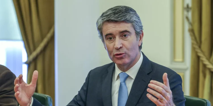 Presidenciais. José Luís Carneiro elogia “ato de coragem” de Seguro, mas não se compromete