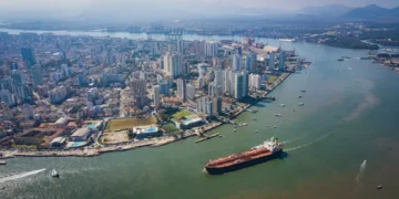 Porto de Santos registra a maior movimentação de cargas da história em maio de 2025