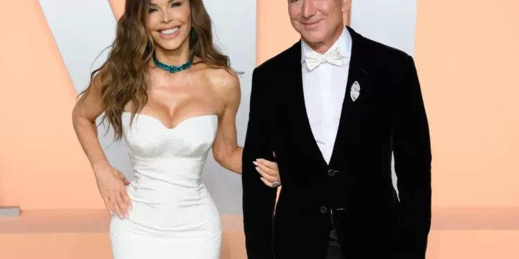Vestido de noiva e o poderoso anel de Lauren Sánchez: os detalhes fashion do casamento de Jeff Bezos