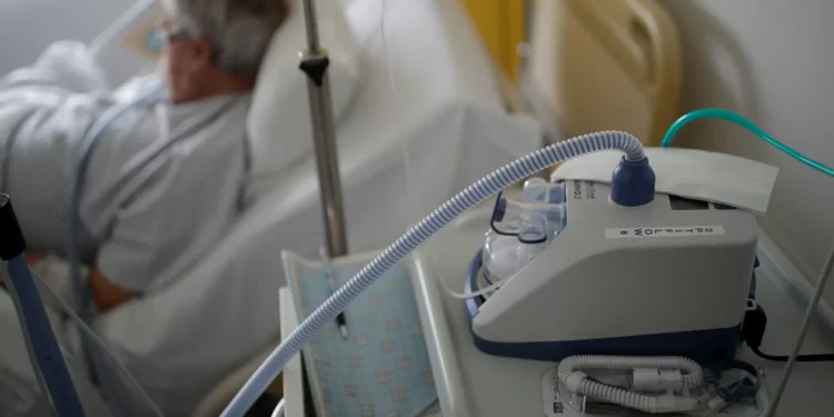 Brasil está em alerta de risco para quadros graves de gripe e Covid-19