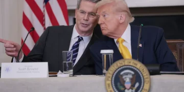 Bessent surge como um dos favoritos para suceder Powell no Fed