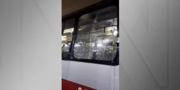 Ataques em São Paulo e Osasco somam 30 ônibus depredados nesta terça-feira