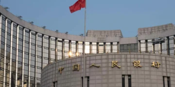 China mantém taxas referenciais de empréstimo conforme esperado