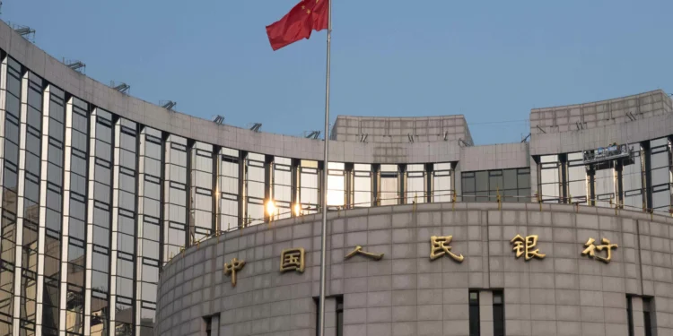 China mantém taxas referenciais de empréstimo conforme esperado