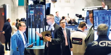 Wall Street fecha sem rumo, com investidores a digerirem novo prazo das tarifas