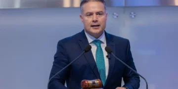 Moeda é confiança, não imposição, diz Renan Filho sobre dólar