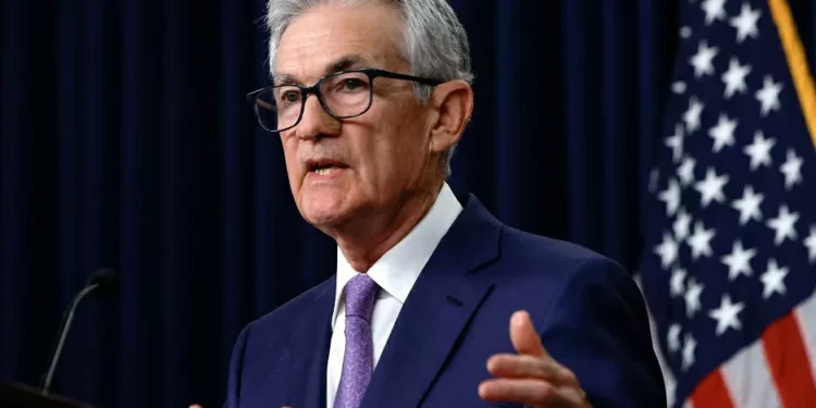 Powell reafirma compromisso com objetivos do Fed ao responder sobre ataques de Trump