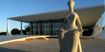 STF vai ficar do lado do Congresso no caso do IOF, diz especialista à CNN