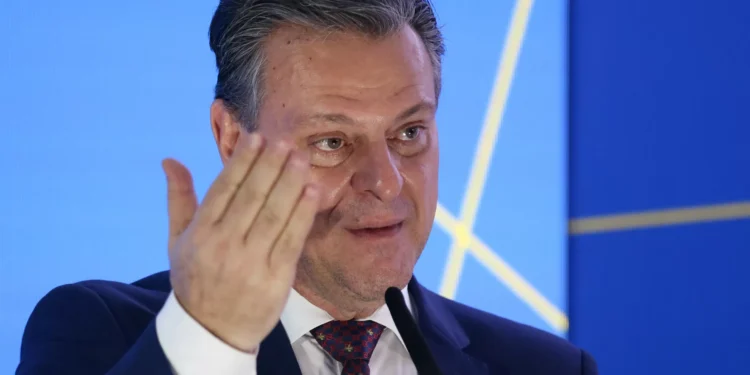 Aumento dos juros no Plano Safra foi de 1,5 a 2 pontos, abaixo da Selic, diz Fávaro