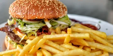 A droga experimental que previne o ganho de peso mesmo comendo fast-food