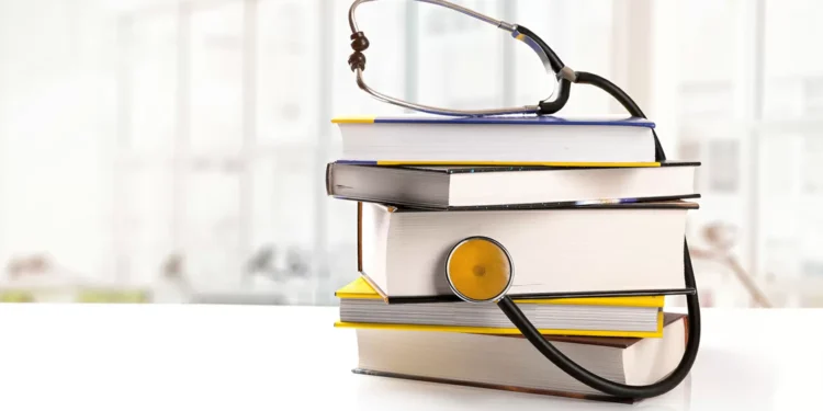 Cursos de medicina com baixo desempenho poderão ter vagas reduzidas ou serem encerrados