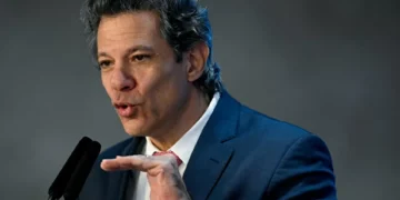 Haddad e Zucman vão divulgar estudo sobre desigualdade e carga tributária no Brasil