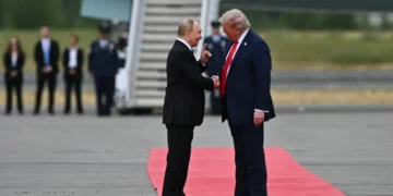 Cimeira do Alasca: Moscovo desvia as atenções do tema da Ucrânia