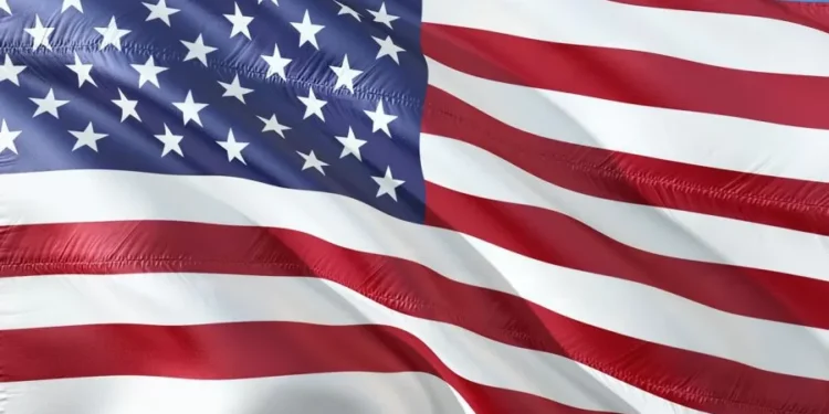 Fitch mantém rating ‘AA+’ dos EUA, mas alerta o que poderia levar a rebaixamento