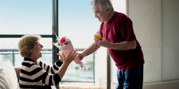 Amor não tem idade: o fenômeno do namoro e do casamento depois dos 60 anos