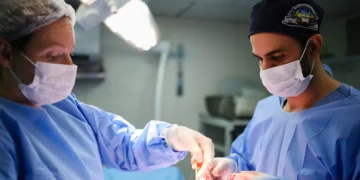 Entre a formação e a prática: o gargalo da especialização médica no país