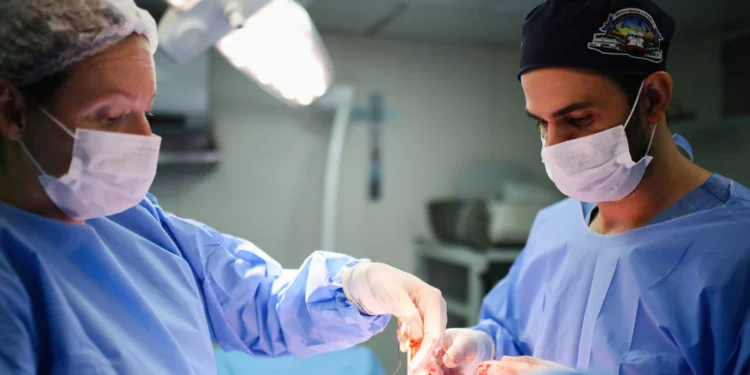 Entre a formação e a prática: o gargalo da especialização médica no país