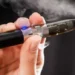 Vape e cigarro aumentam risco de ansiedade e depressão em adolescentes; entenda