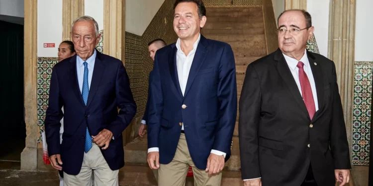 Fogos. Montenegro não rejeita ajuda internacional, mas garante: “Temos todos os meios disponíveis”