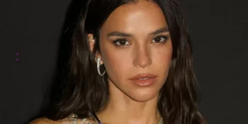 O que as escolhas de moda de Bruna Marquezine e Anttónia Morais em seus aniversários revelam sobre elas?