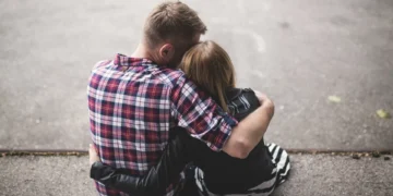 O tipo de pensamento que destrói qualquer relacionamento