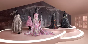 Exposição na França mostra a evolução das estampas primaveris e outonais de Dior