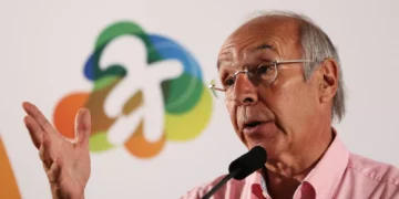 Marques Mendes considera estratégia do Governo para a habitação ainda insuficiente