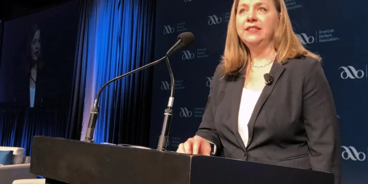 Bowman defende cortes nos juros para conter fragilidade do mercado de trabalho