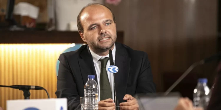 “Onde está o senhor Chega?” Candidato pelo Porto visitou Campanhã ainda sem Ventura