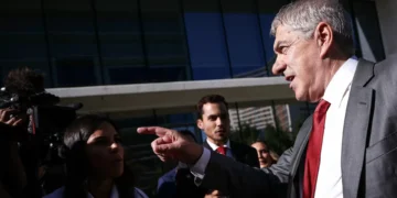 “Blogger” nega tese de que recebeu 79 mil euros para apoiar e elogiar Sócrates