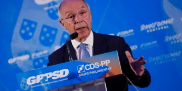 Marques Mendes concorda com proibição de burca e recusa que seja ataque a imigrantes