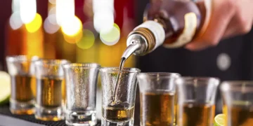 Metanol em bebida: como identificar uma possível intoxicação