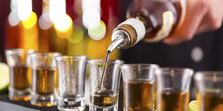 Metanol em bebida: como identificar uma possível intoxicação